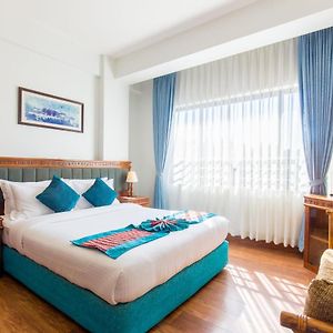 Deluxe Room Airport Pickup
